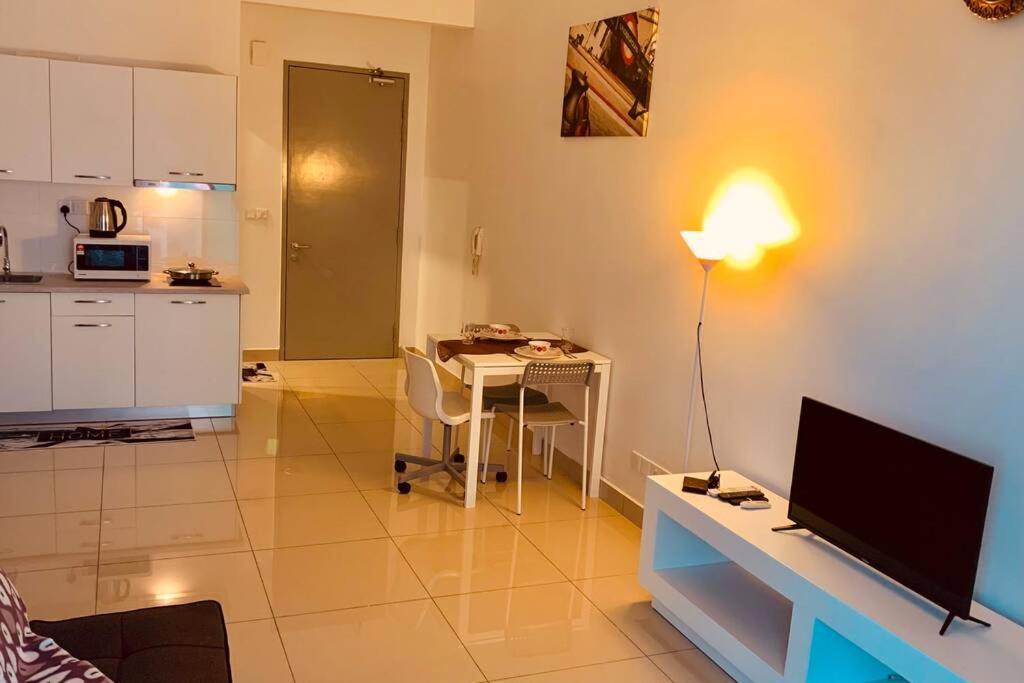 Cosy Studio Netflix Selfcheckin Cyberjaya 2 Ngoại thất bức ảnh